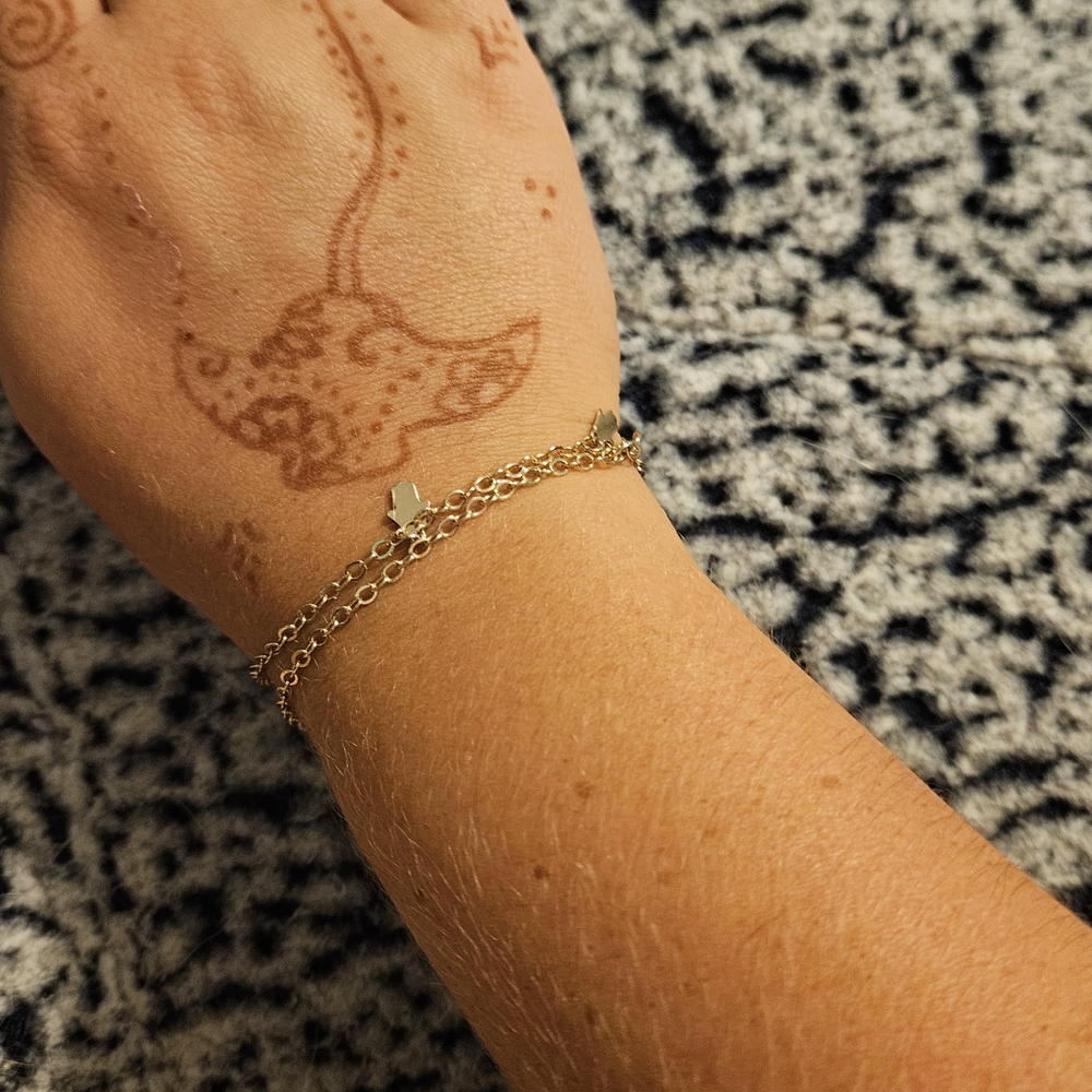Elegant Gold Chain Bracelet